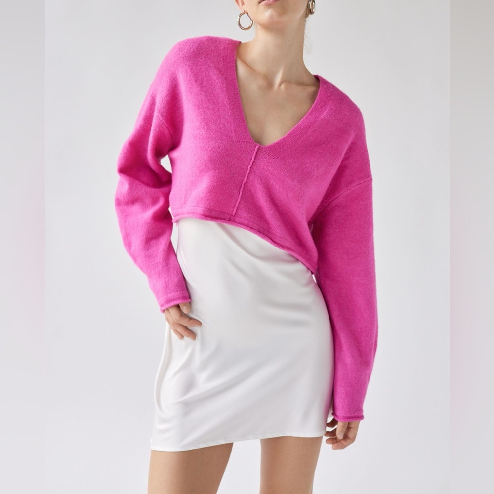 Urban Outfitters Pink cropped sweater